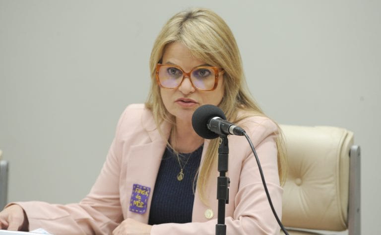 Audiência Pública - Importância das tecnologias no tratamento do Diabetes. Dep. Flávia Morais (PDT - GO)