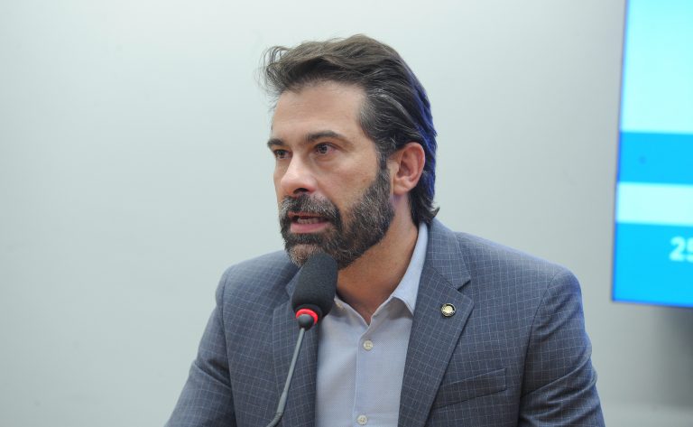 Audiência Pública - Cancelamentos unilaterais de planos de saúde de pessoas com deficiência e doenças graves pelas operadoras de planos privados de assistência à saúde. Diretor do Departamento de Proteção e Defesa do Consumidor - Secretaria Nacional do Consumidor - Senacon, Vitor Hugo Do Amaral Ferreira