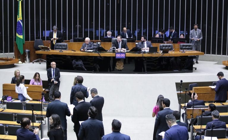 Discussão e votação de propostas. Dep.