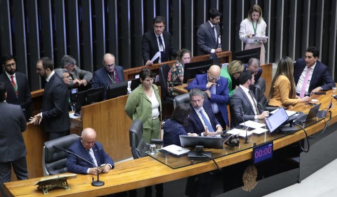 Discussão e votação de propostas. Presidente da Câmara dos Deputados, Arthur Lira