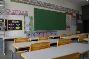sala de aula reformada pela educação