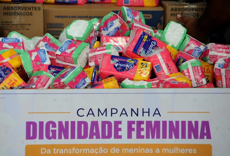Direitos humanos - mulheres - Campanha doa 11 mil absorventes para estudantes de escolas públicas - Iniciativa da Secretaria de justiça do DF segue arrecadando os itens para ajudar milhares de mulheres e meninas em situação de vulnerabilidade.