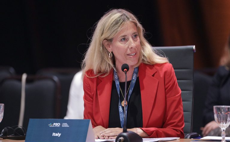 2ª Sessão de trabalho – Mulheres no Poder: ampliando a representatividade feminina em espaços decisórios. Senadora da Itália, Lavinia Mennuni (FDL)