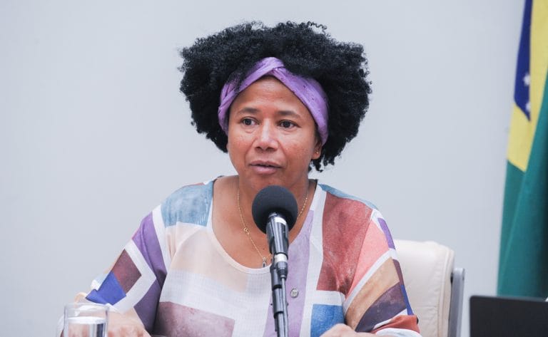 Audiência Pública - Regulamentação da Política Nacional de Prevenção e Controle do Câncer no SUS. Dep. Silvia Cristina (PL-RO)