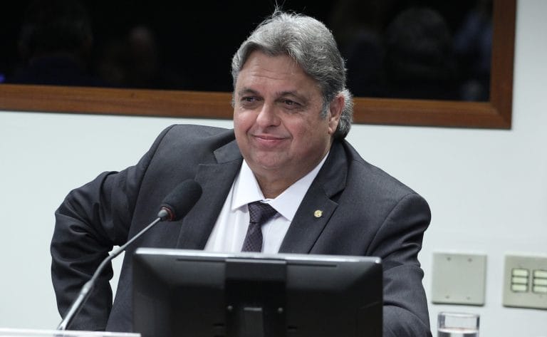 Apreciação de parecer preliminar. Dep. Julio Arcoverde (PP - PI)