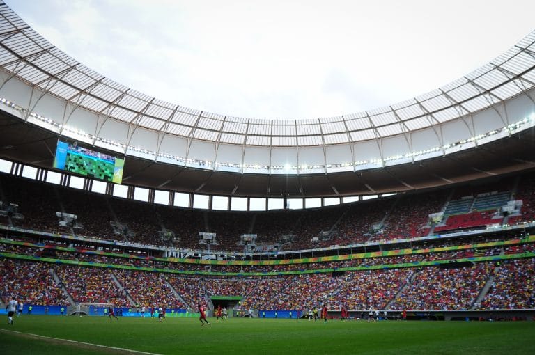 Esporte - futebol - estádio Mané Garrincha torcidas arquibancadas público torcedores jogadores
