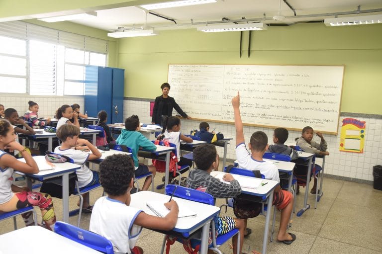 Educação - sala de aula - alunos professores ensino pedagogia aprendizagem (Escola Estadual Zumbi dos Palmares, Serra-ES)