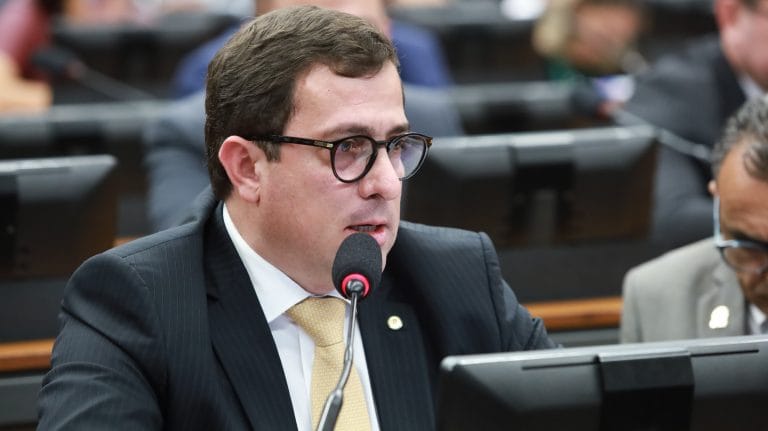 Discussão e votação de propostas legislativas. Dep. Gervásio Maia. (PSB-PB).