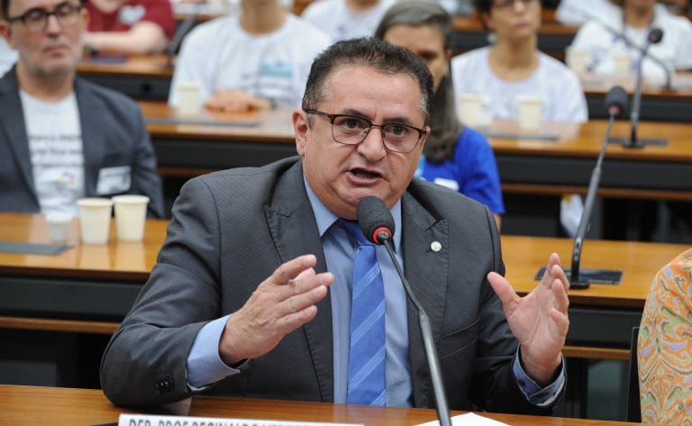 Audiência Pública - Reestruturação, valorização e fortalecimento das carreiras do Fundo Nacional de Desenvolvimento da Educação (FNDE) e do Instituto Nacional de Estudos e Pesquisas Educacionais Anísio Teixeira (INEP). Dep. Prof. Reginaldo Veras (PV-DF)