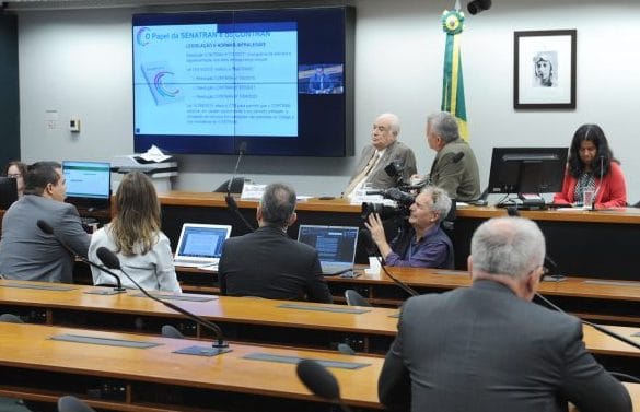 Audiência Pública - Regulamentação de veículos autônomos - Aspectos legais e jurídicos. Dep. Antonio Carlos Rodrigues (PL - SP) e Dep. Alberto Fraga (PL - DF)