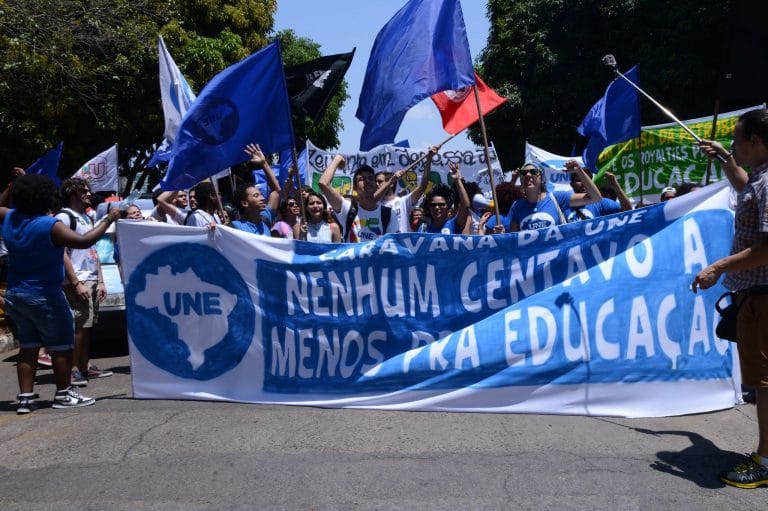 Educação - geral - estudantes UNE protestos manifestações alunos