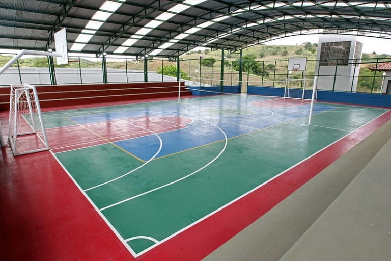 Educação - Geral - quadra poliesportiva - quadra de esportes - quadra coberta - escola