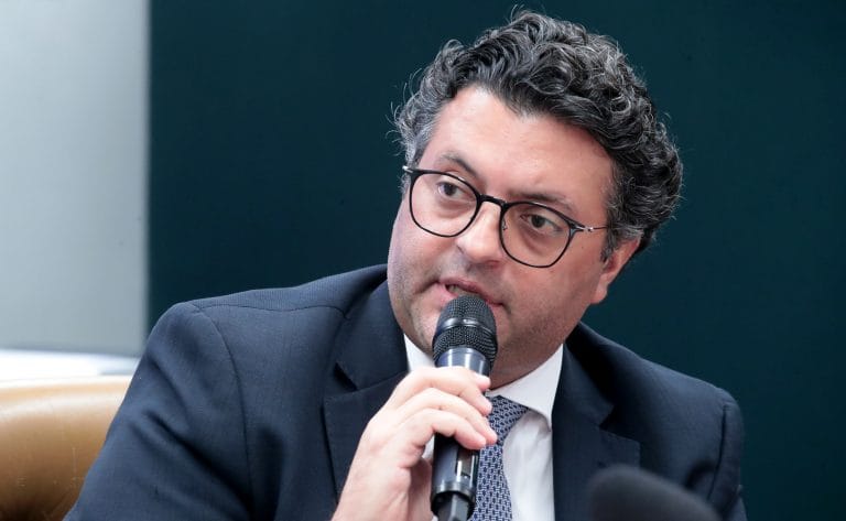Comissão ouve presidente da Voepass. Presidente da Voepass Linhas Aéreas - Voepass Linhas Aéreas, José Luis Felício Filho