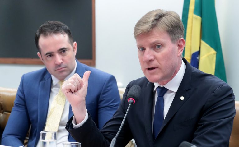 Comissão ouve presidente da Voepass. Dep. Bruno Ganem (PODE - SP) e Dep. Padovani (UNIÃO - PR)