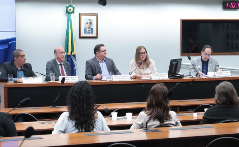 Audiência Pública - Isenção do IRPF a professores em efetivo exercício.