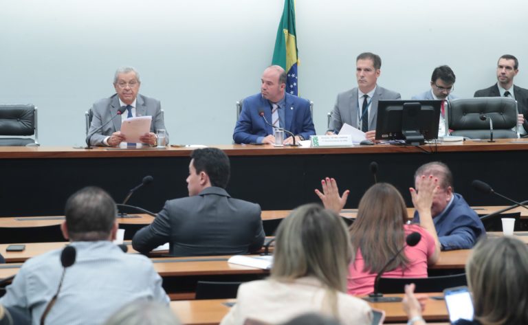 Discussão e votação de propostas. Senador, Jayme Campos (UNIÃO-MT). Dep. Murillo Gouvea (UNIÃO-RJ).