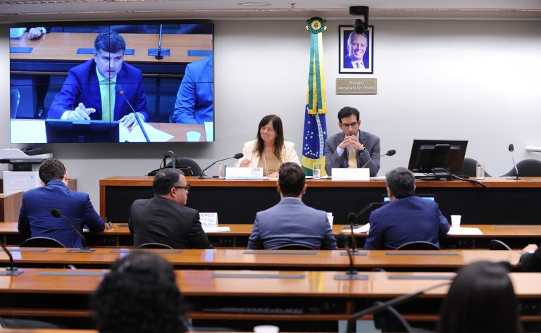 Audiência Pública - Cancelamentos unilaterais de planos de saúde. Dep. Alice Portugal (PCdoB - BA) e Dep. Leo Prates (PDT-BA)