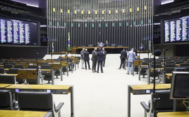 Discussão e votação de propostas legislativas