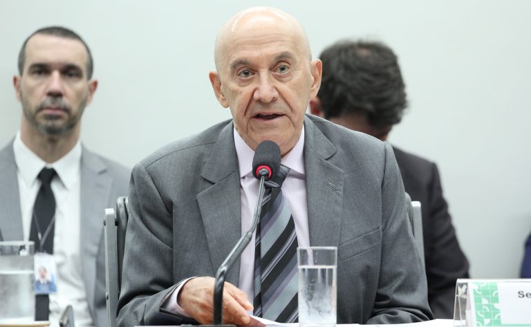 Definição dos relatores setoriais da LOA e discussão e votação da IN, do sen. Ângelo Coronel (PSD/BA), que regulamenta as emendas parlamentares. Senador, Confúcio Moura (MDB - RO)