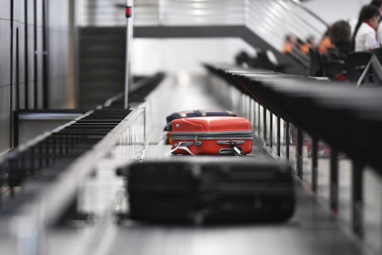 Malas na esteira do aeroporto