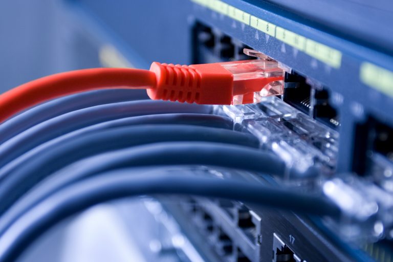 Comunicação - internet - dados pessoais - datacenter- processamento de dados