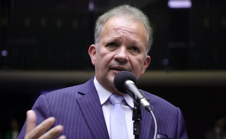 Discussão e votação de propostas. Dep. André Figueiredo (PDT - CE)