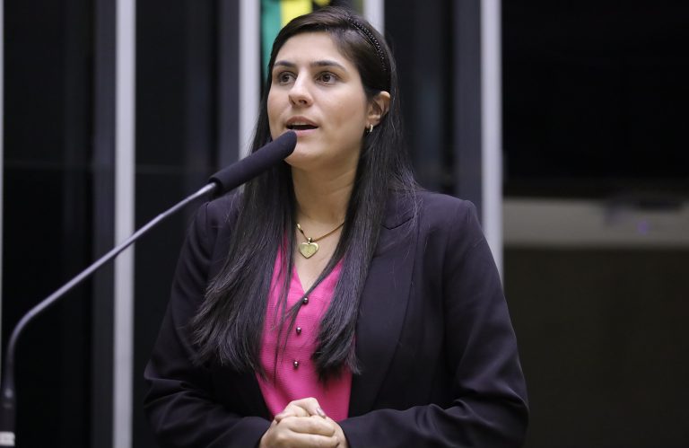 Discussão e votação de propostas legislativas. Dep. Chris Tonietto (PL-RJ)