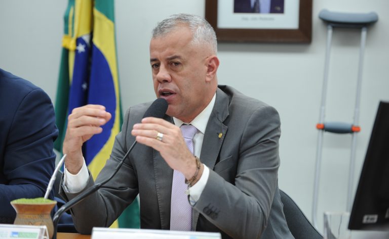 Audiência Pública - Os problemas das renegociações de dívidas dos produtores rurais gaúchos em função das enchentes que atingiram o Rio Grande do Sul. Dep. Evair Vieira de Melo (PP-ES).