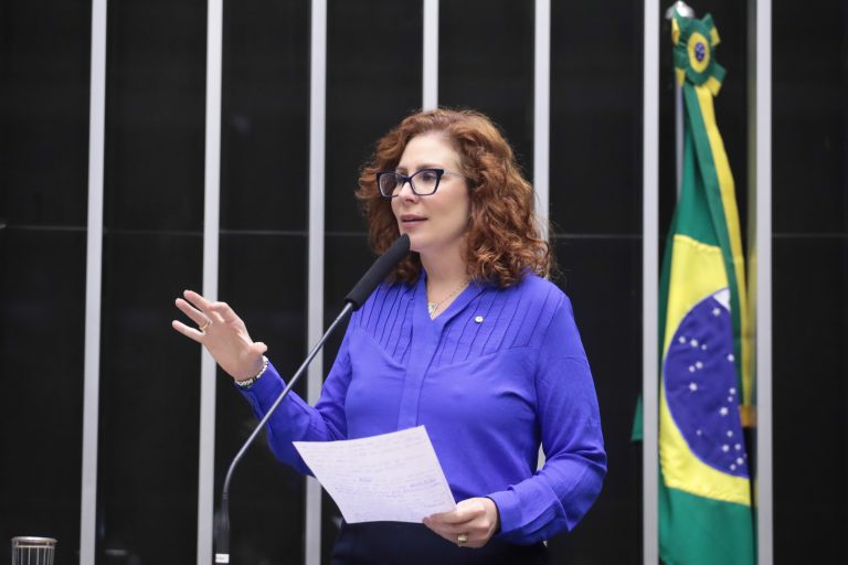 Discussão e votação de propostas legislativas. Dep. Carla Zambelli (PL-SP)