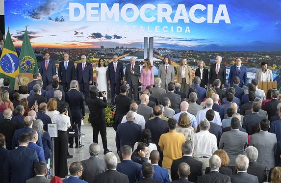 Ato pela democracia