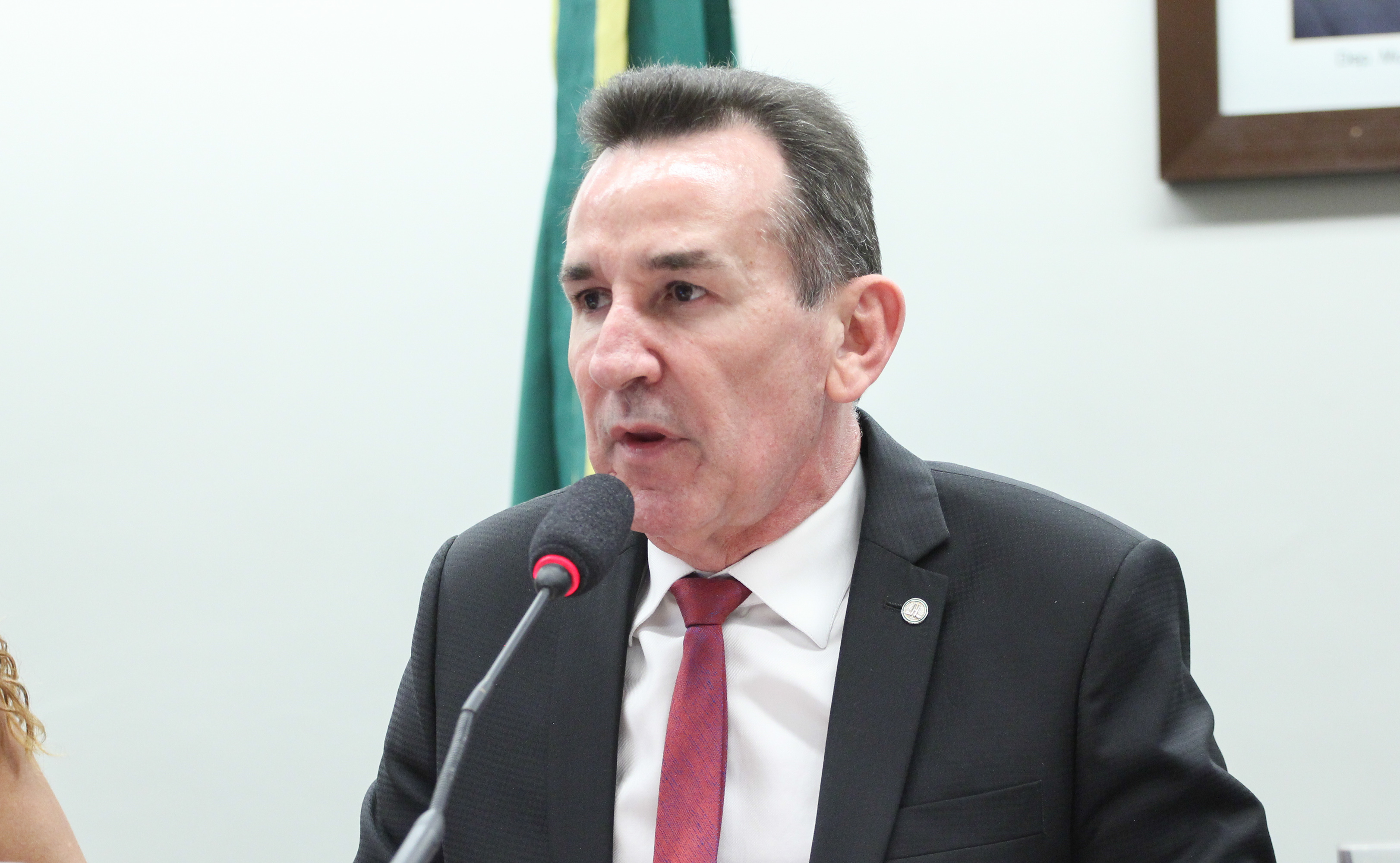 Audiência Pública - Sistema de alerta de emergências climáticas para os celulares. Dep. Jorge Goetten (PL - SC) Deputado Jorge Goetten (PL-SC) fala em comissão da Câmara dos Deputados