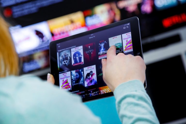 Comunicação - Geral - plataforma de streaming - TV sob demanda
