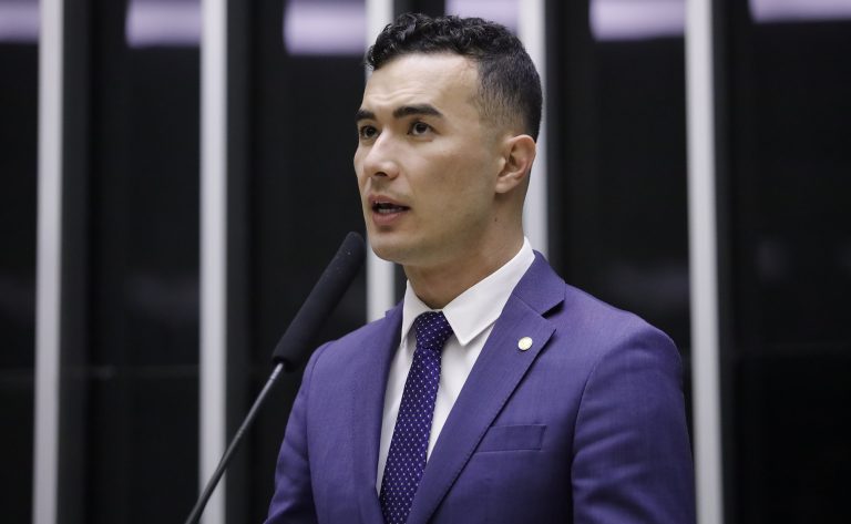 Deputado Pedro Aihara (PRD-MG) fala no Plenário da Câmara dos Deputados