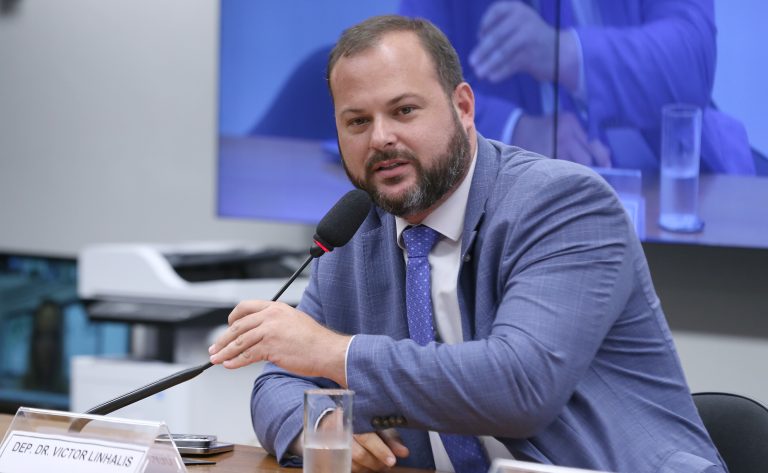 Audiência Pública - Política Nacional de Prevenção e Controle do Câncer. Dep. Dr. Victor Linhalis (PODE - ES)
