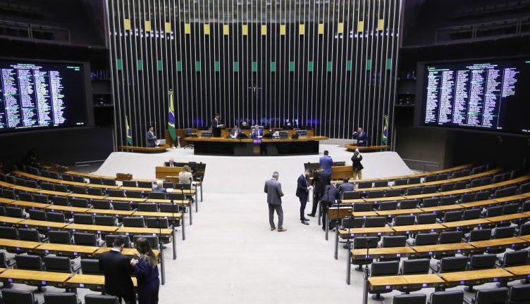 Discussão e votação de propostas legislativas.