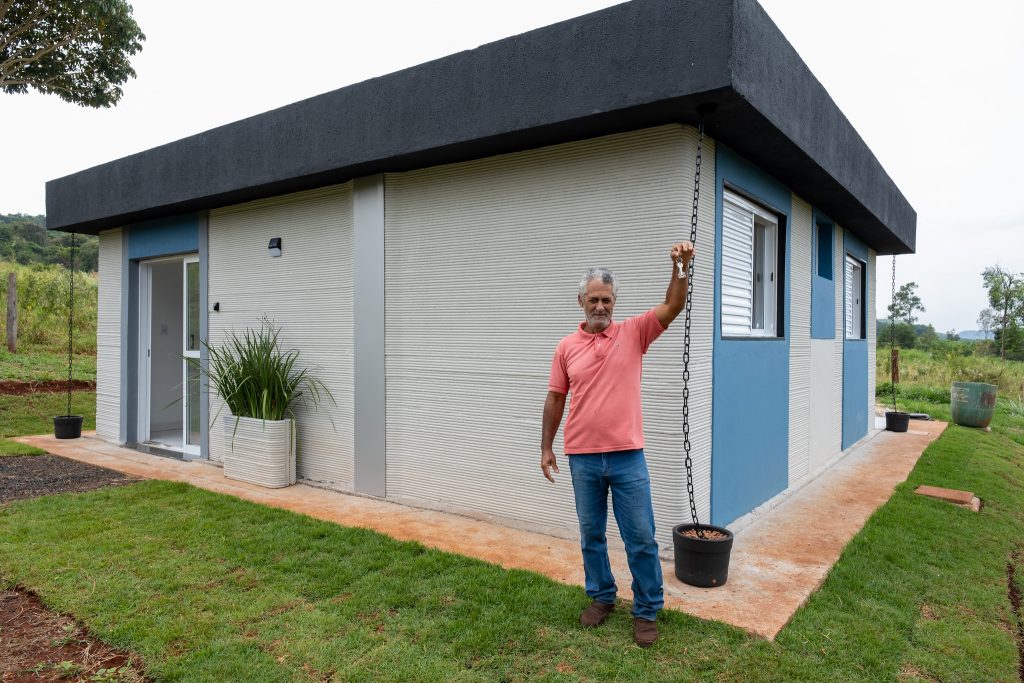 Nova casa do seu Maurílio, feita com impressão 3D e construída offsite.