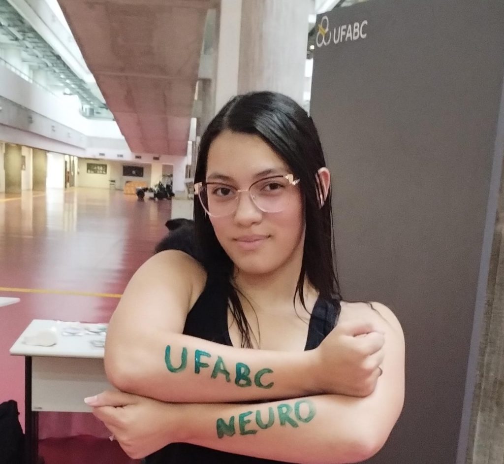 Julia foi aprovada em Ciências e Tecnologia pela UFABC. Foto: Divulgação