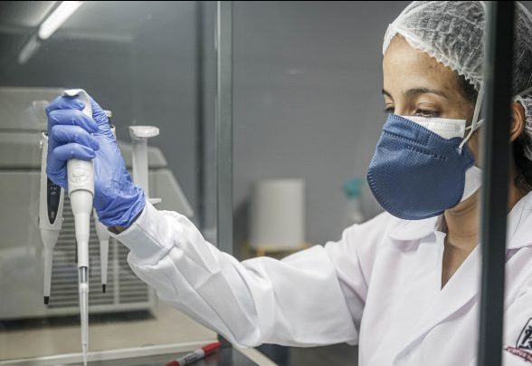 Saúde - coronavírus - testagem laboratórios cientistas ciência pesquisas vacinas diagnósticos Covid-19 pandemia