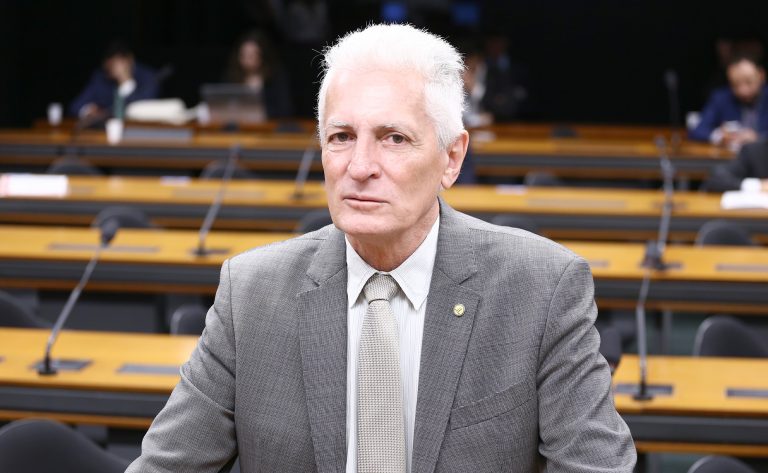 Instalação da comissão e eleição de presidente e vice-presidentes. Dep. Rogério Correia (PT - MG)