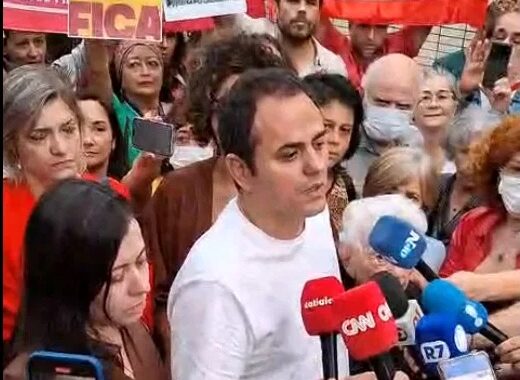 Glauber Braga suspende greve de fome após compromisso do presidente da Câmara