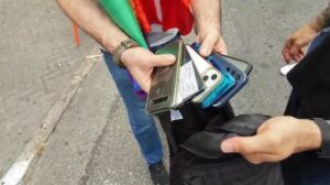 Policiais disfarçados prendem 8 e recuperam 24 celulares durante Parada LGBT+ em SP