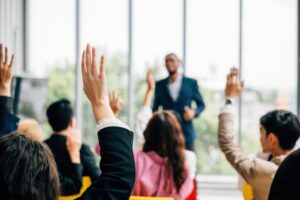 Comissão debate participação social e gestão democrática na educação