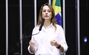 Comissão aprova reserva de assentos na primeira fila de aviões para pessoas com deficiência e com mais de 80 anos