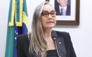Projeto dobra benefício para compra de carro novo por pessoas com deficiência