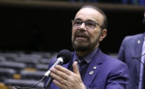 Projeto prevê empréstimo bancário a segurado do INSS em caso de atraso do benefício