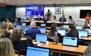 Governo defende Plano Nacional de Educação com meta de 3 milhões de matrículas em cursos de qualificação profissional