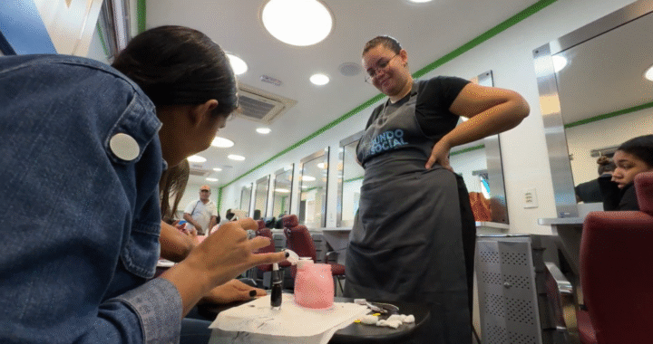 ‘Comecei com R$ 17 e um sonho’: Caminho da Capacitação leva moradora de Capivari do desemprego ao mercado de beleza