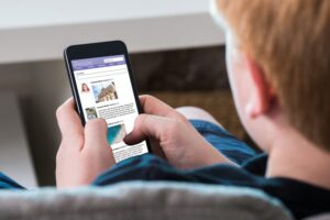 Projeto prevê regras para proteção de crianças e adolescentes em ambientes digitais