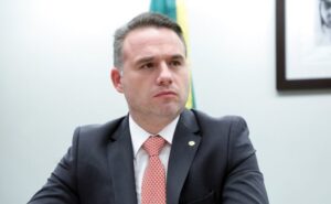 Fabio Schiochet é eleito presidente do Conselho de Ética e defende respeito à democracia
