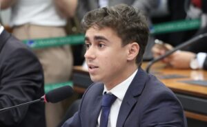 Comissão aprova projeto que proíbe escolas de aprovar alunos que não têm nota para passar de ano